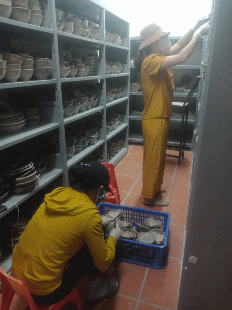Công tác bảo quản hiện vật gốm khai quật từ tàu đắm cổ ở vùng biển Cù Lao Chàm