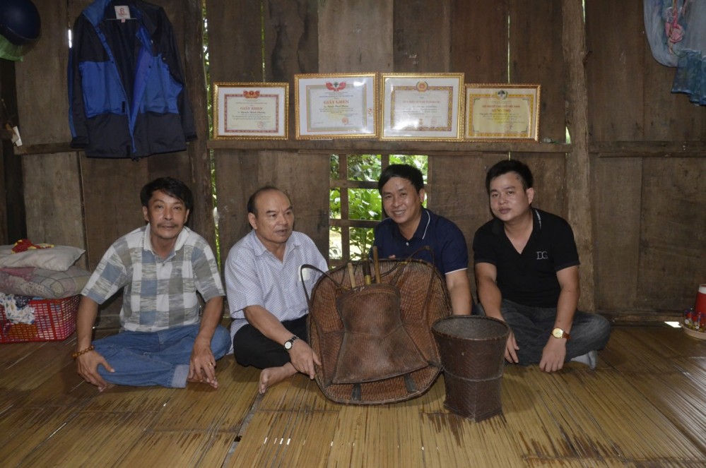 KHAI THÁC TRẦM HƯƠNG Ở MIỀN TÂY QUẢNG NAM                                   (từ 1985 - nay)