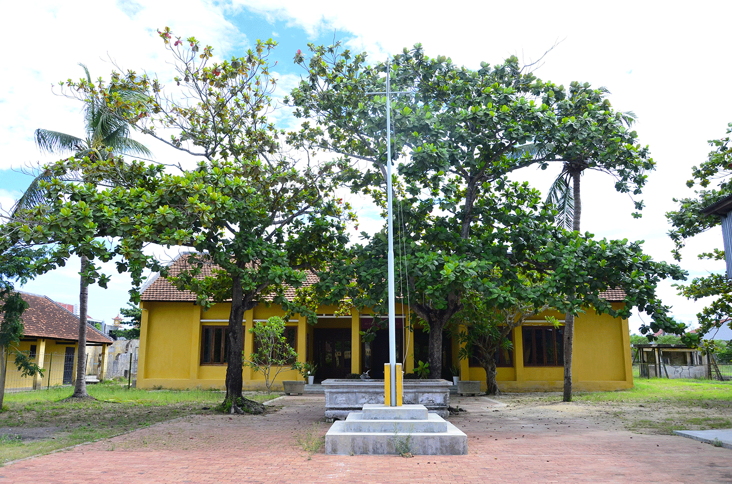 nha lao hoi an